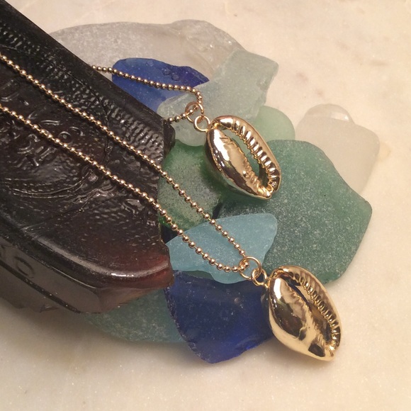 14k Gold-Dipped Genuine Cowrie Shell Necklace - Picture 2 of 6